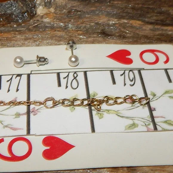 <3  Cursive "Love" w/Pearl for "O" Necklace  <3 - Picture 7 of 7